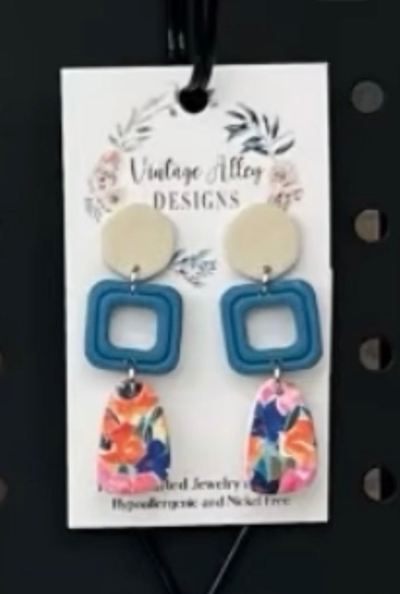 Vintage Alley Earrings - Diane