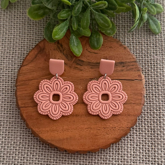 Penelope Dangles