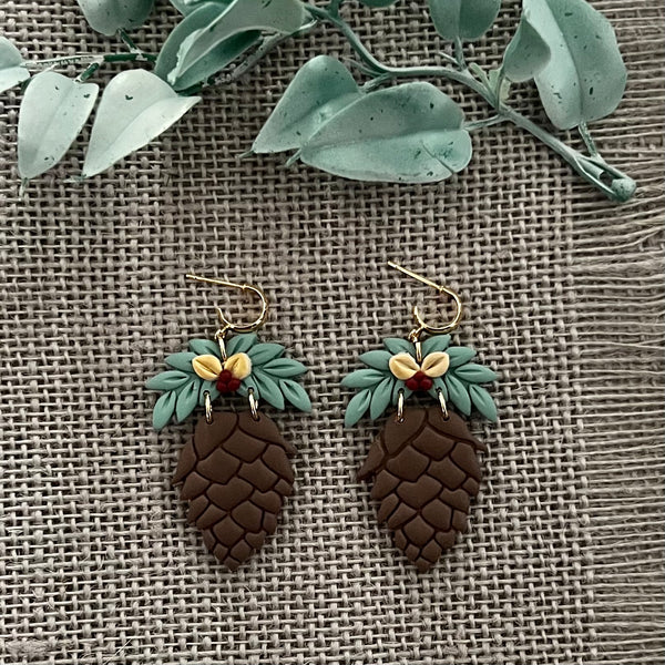Pinecones + Holly