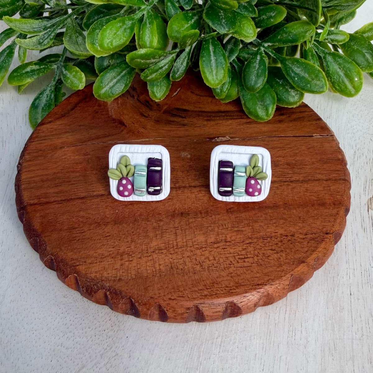 Bookshelf Studs