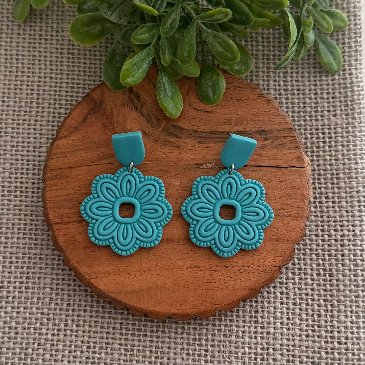 Penelope Dangles