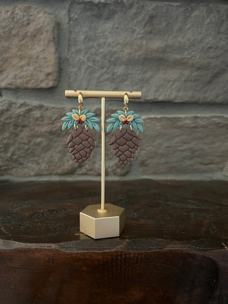 Pinecones + Holly
