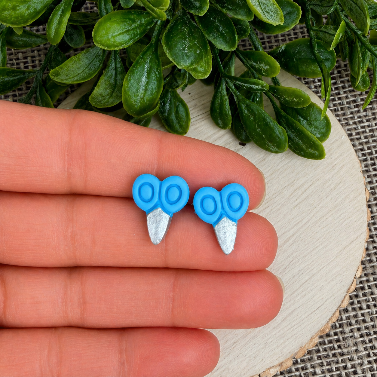 Scissor Studs