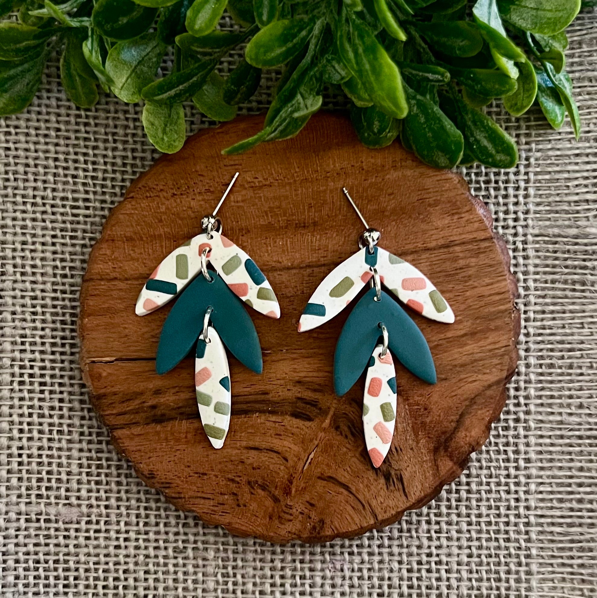 Vintage Alley Earrings - Diane