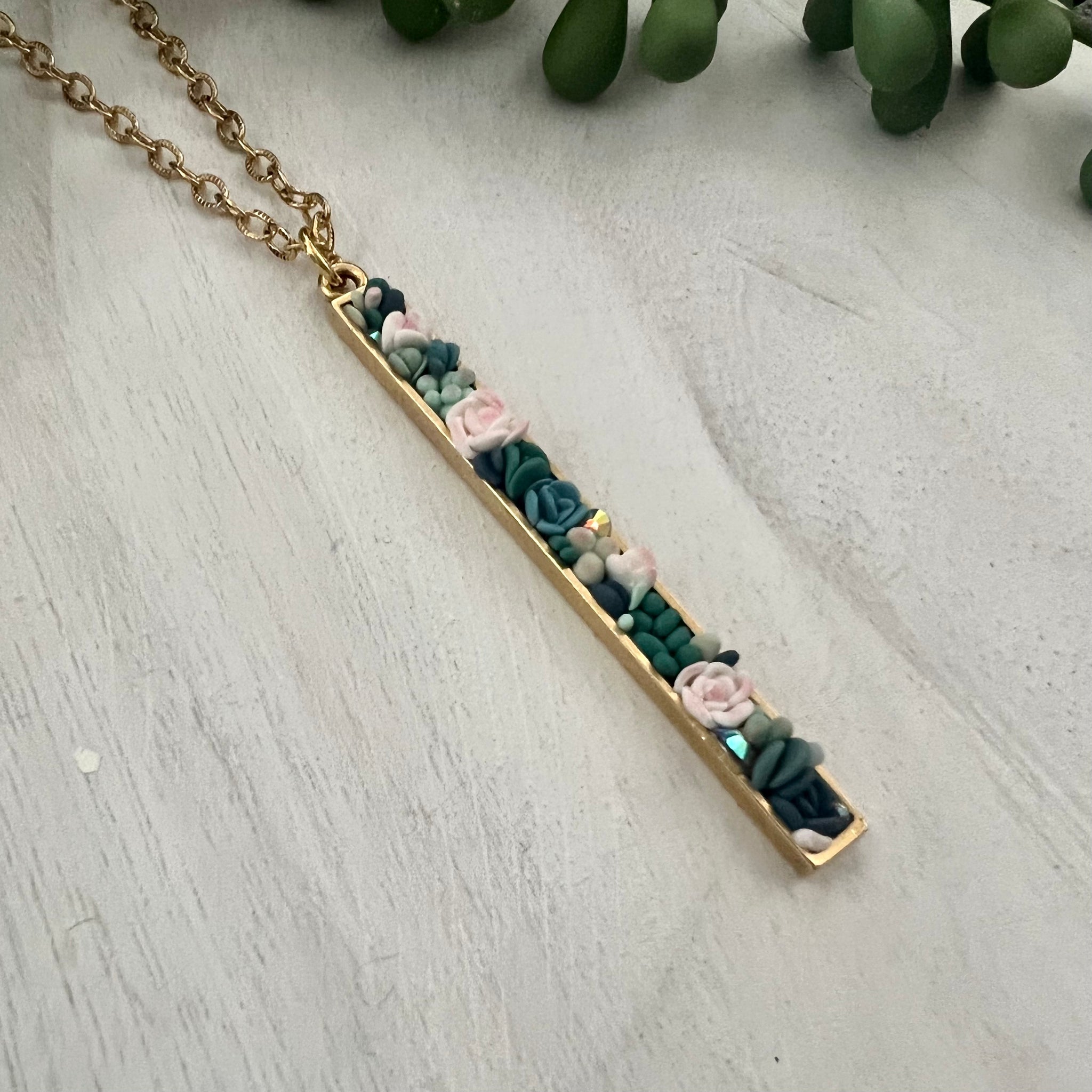 WALK IN THE PARK - Succulent Garden Bar Necklace