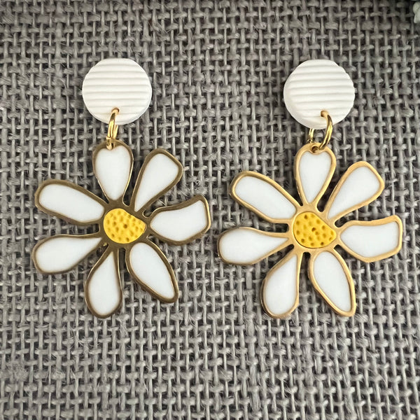 DAISY Clay Earrings